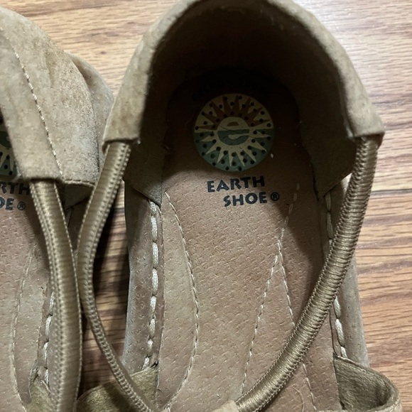 Earth Shoe Sandals 7.5 Wide - Picture 7 of 7